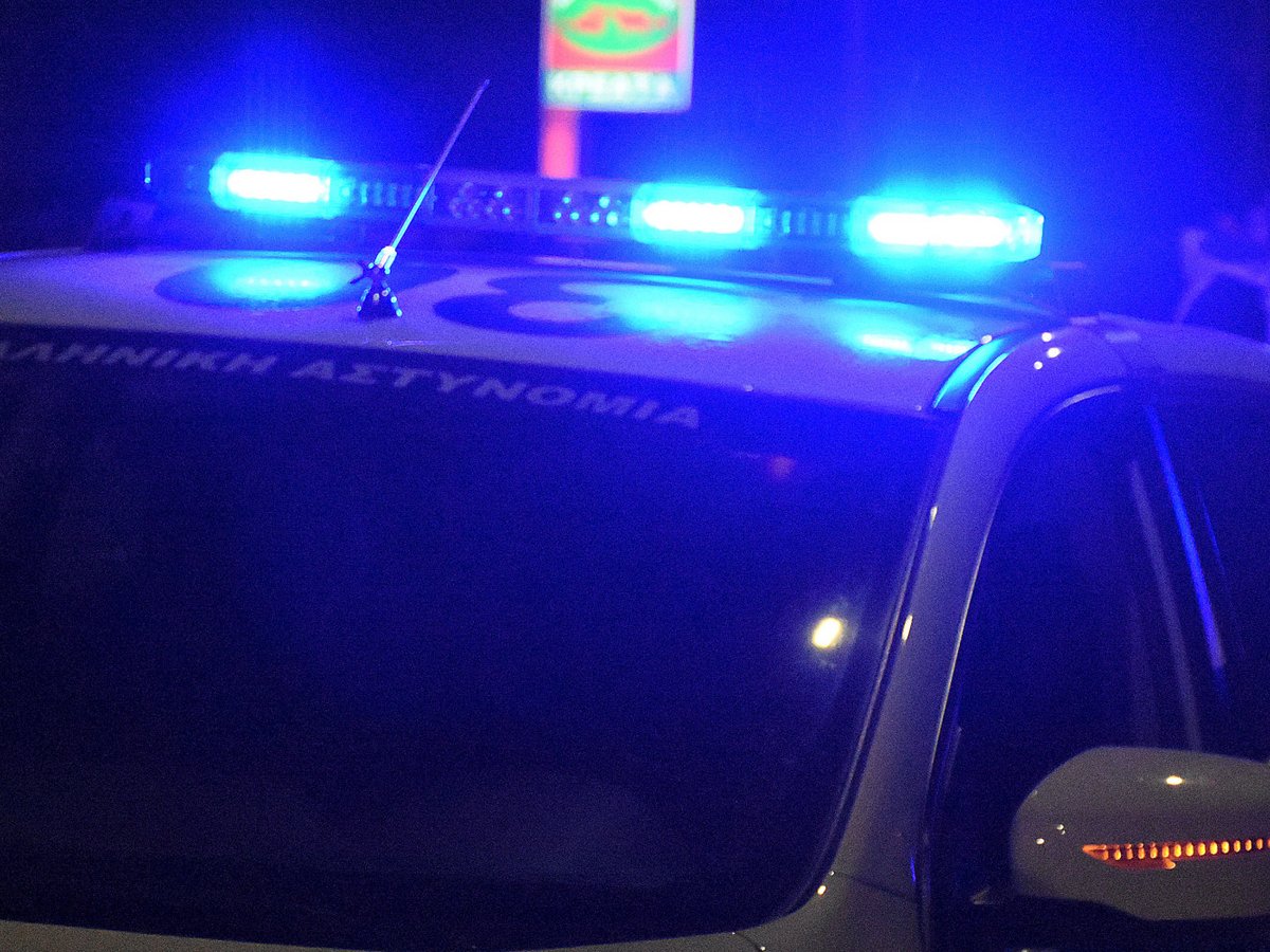 Πάτρα: Πατέρας μαζί με το παιδί του βρήκαν σε παιδική χαρά σακούλα με βόμβα μολότοφ!