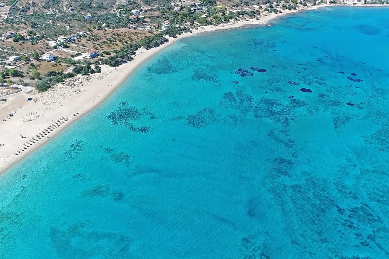 Ελαφόνησος: Η εντυπωσιακή παραλία Παναγία που θυμίζει… Καραϊβική (βίντεο)