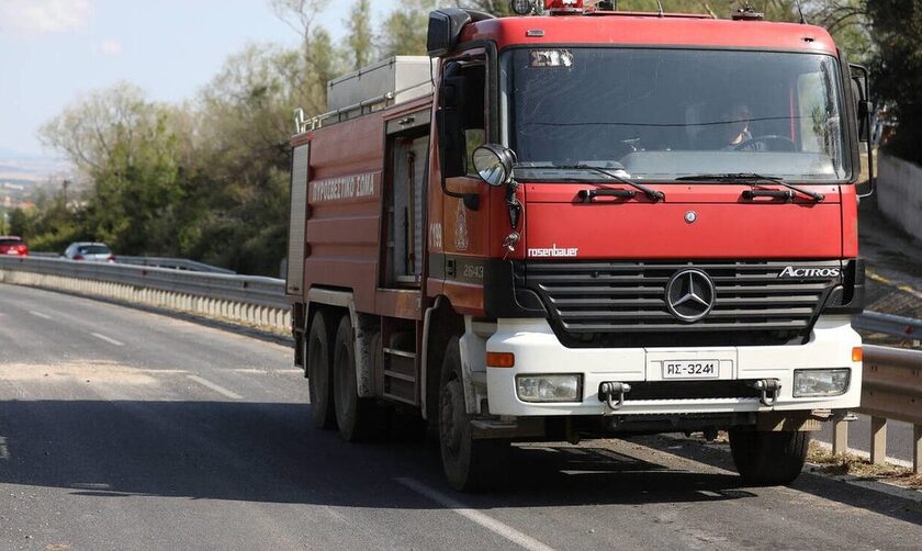 Φωτιά στον Άγιο Ελευθέριο – Στο σημείο 18 πυροσβέστες με 6 οχήματα