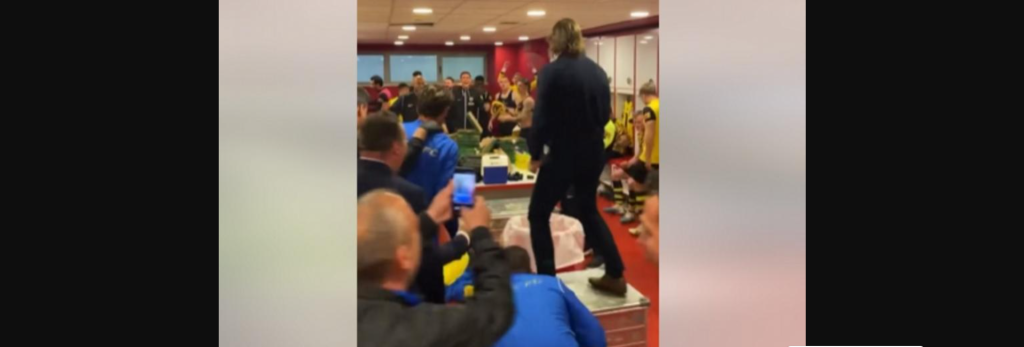 ΑΕΚ: Οι ξέφρενοι πανηγυρισμοί του Ματίας Αλμέιδα στα αποδυτήρια του «Γ. Καραϊσκάκης» (βίντεο)