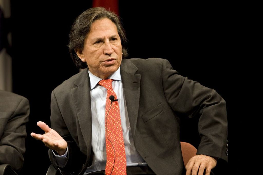 Περού: Ο Αλεχάντρο Τολέδο εκδόθηκε από τις ΗΠΑ στην πατρίδα του και προφυλακίστηκε