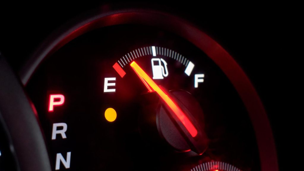 Όλα όσα πρέπει να ξέρετε για το ρεζερβουάρ του αυτοκινήτου σας: Πότε και πόση βενζίνη πρέπει να βάζουμε;