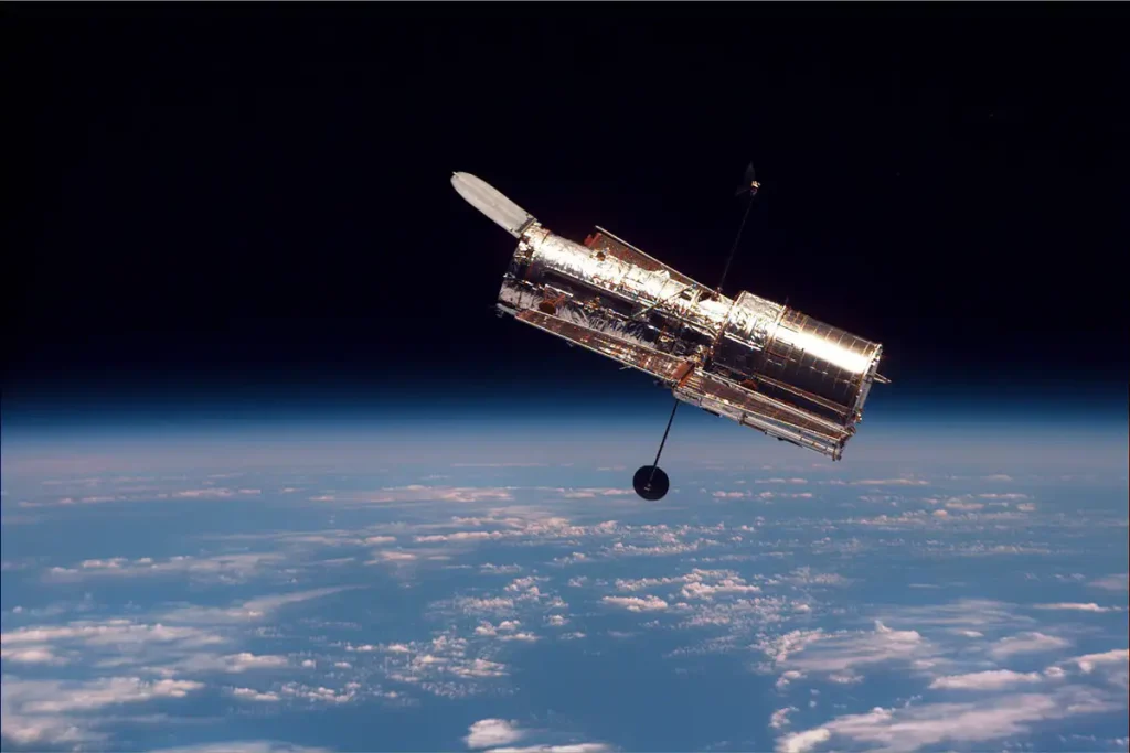 To Hubble έχει «γενέθλια» και μας κάνει δώρο ένα μοναδικό στιγμιότυπο από το σχηματισμό των άστρων (βίντεο)