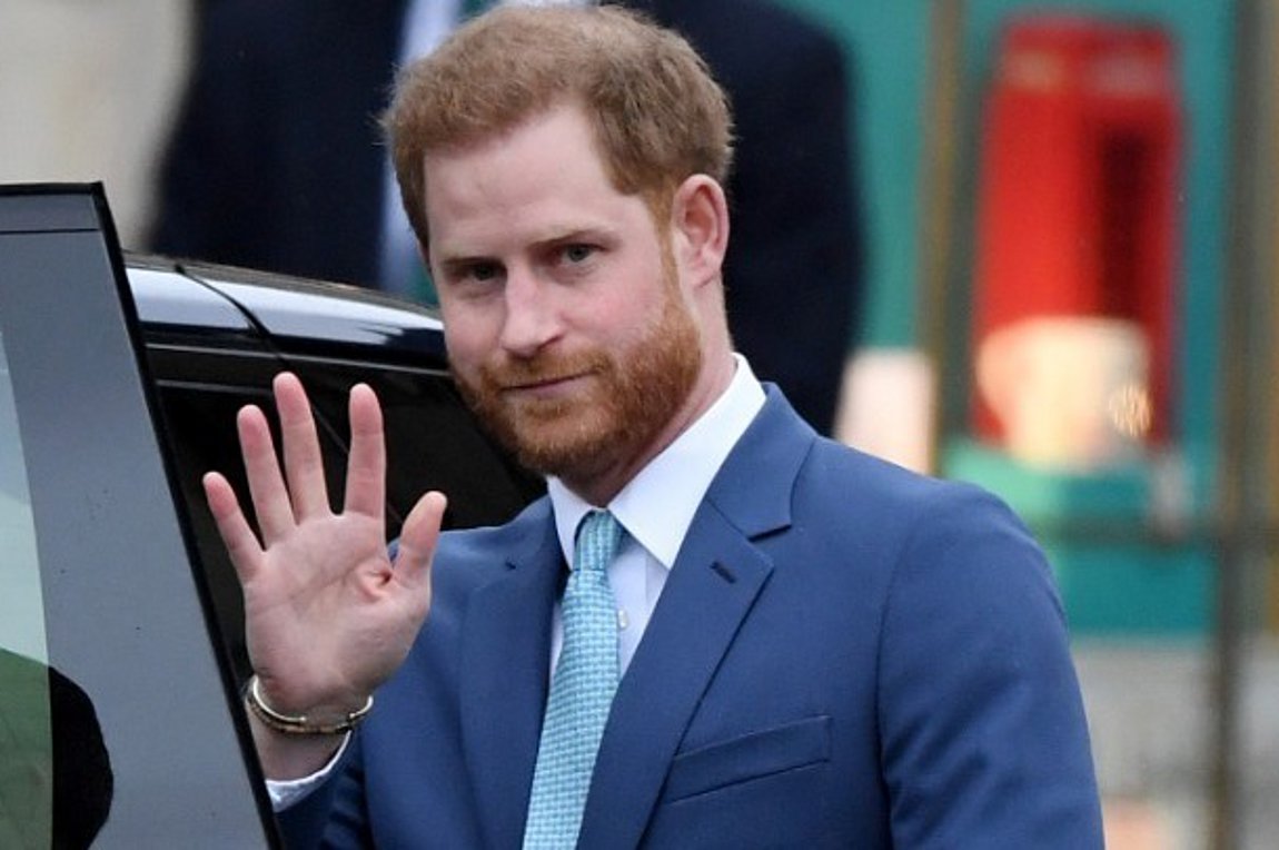 «Απαξίωση» για τον Πρίγκιπα Χάρι: Θα καθίσει 10 σειρές πίσω από τη βασιλική οικογένεια στη στέψη του Καρόλου