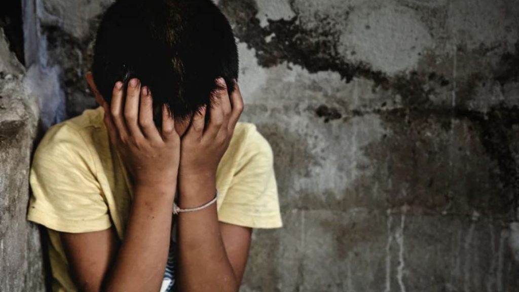 Τρόμος για 11χρονο αγόρι στην Πάτρα: Του επιτέθηκε με μπουνιές συμμορία ανήλικων Ρομά
