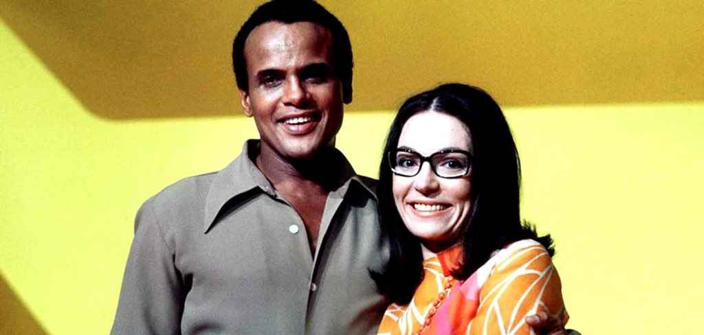 Χάρι Μπελαφόντε: Όταν τραγούδησε το «Σήκω χόρεψε κουκλί μου» με την Νανά Μούσχουρη (βίντεο)