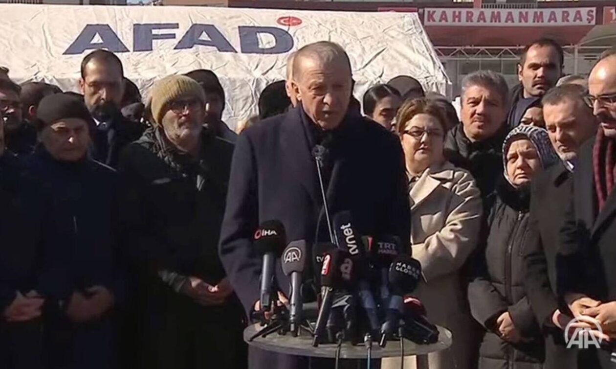 Ο Ερντογάν βράβευσε ΕΜΑΚ – ΕΚΑΒ για την βοήθεια στους σεισμούς