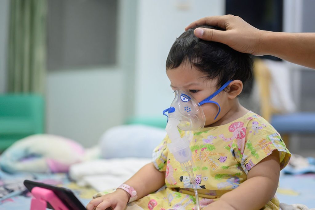 Αναπνευστικός συγκυτιακόι ιός και παιδιά: Πόσο αυξάνει τον κίνδυνο άσθματος