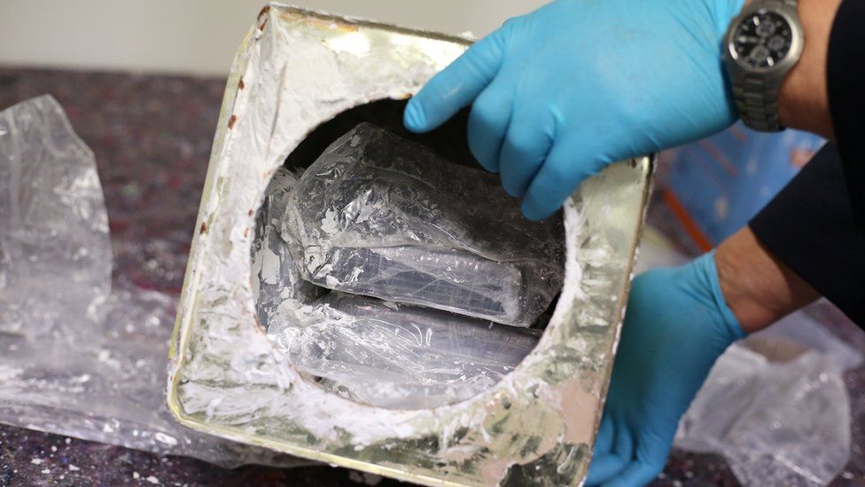 Αμβούργο: Πάνω από 2.500 κιλά κοκαΐνης βρέθηκαν κρυμμένα σε εμπορευματοκιβώτιο για μπανάνες
