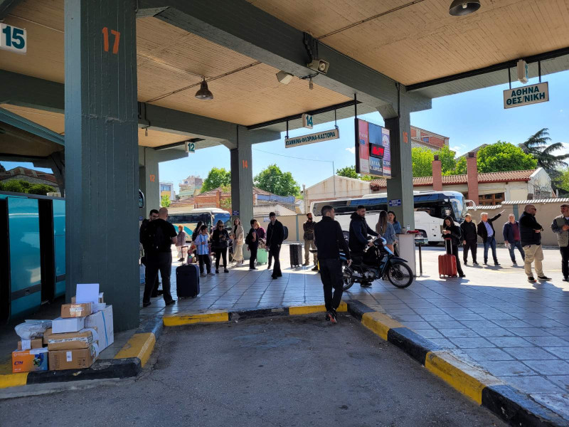 Λάρισα: Εκκενώθηκε ο σταθμός του υπεραστικού ΚΤΕΛ μετά από τηλεφώνημα για βόμβα