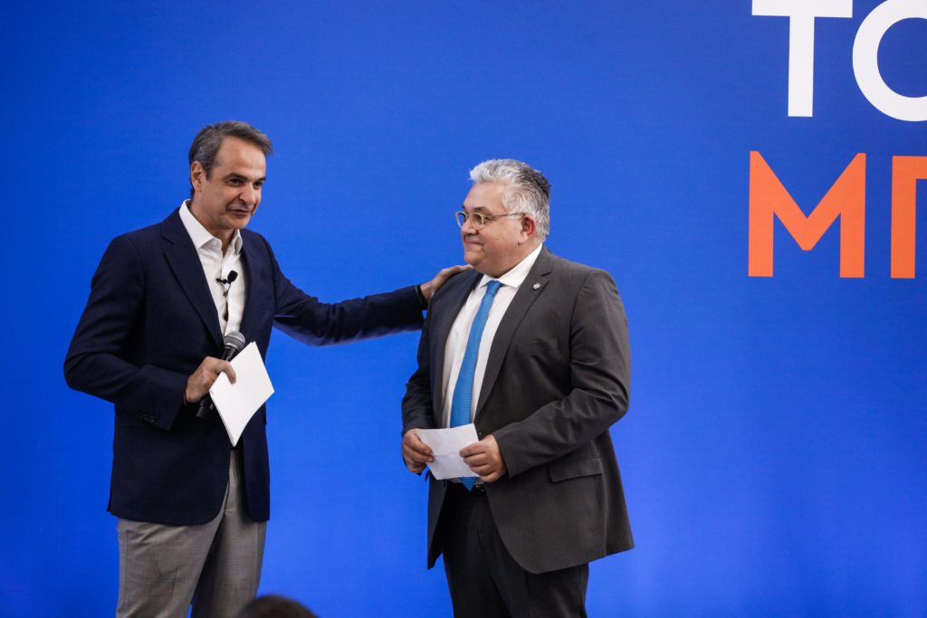 Νίκος Παπαϊωάννου: Ο «εκλεκτός» του Κ.Μητσοτάκη για το Επικρατείας που εμβολιαζόταν εκτός σειράς