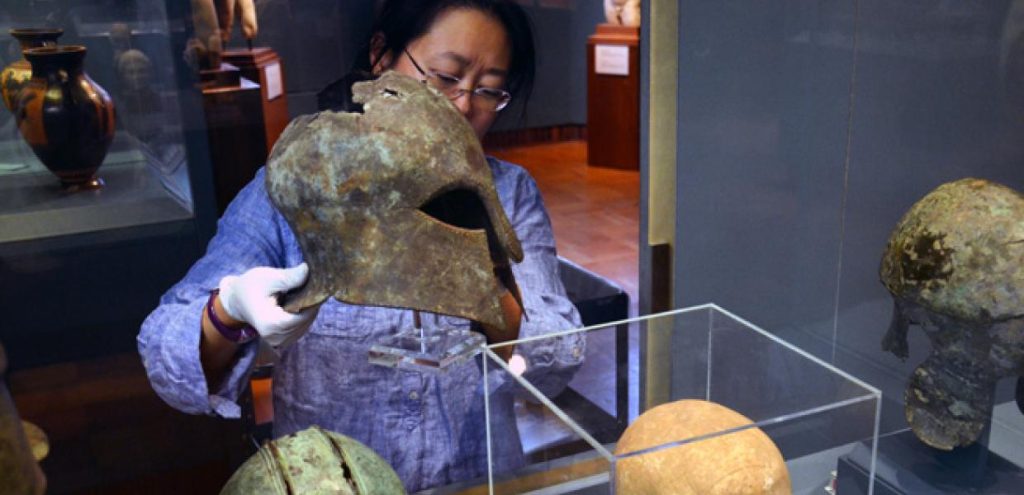 Κορινθιακό κράνος από τη Μάχη του Μαραθώνα εκτίθεται στο Βασιλικό Μουσείο του Οντάριο (φωτό)