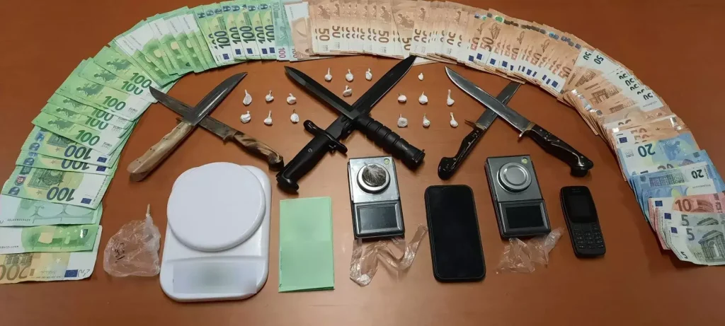 Κρήτη: Τρεις συλλήψεις για κατοχή και διακίνηση ναρκωτικών