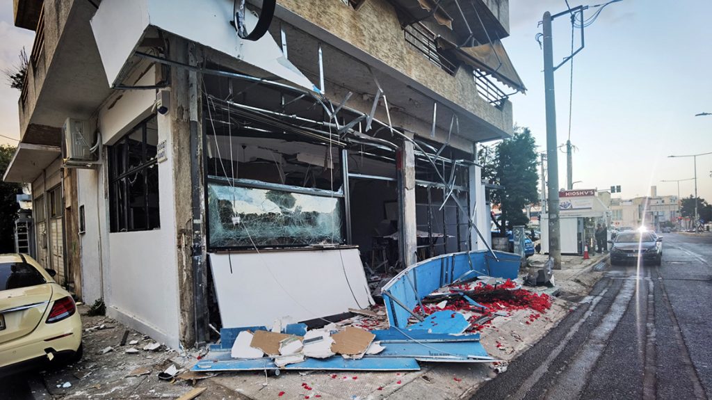 Νέο Ηράκλειο: H Δίωξη Εκβιαστών ανέλαβε την έρευνα για την έκρηξη στην καφετέρια