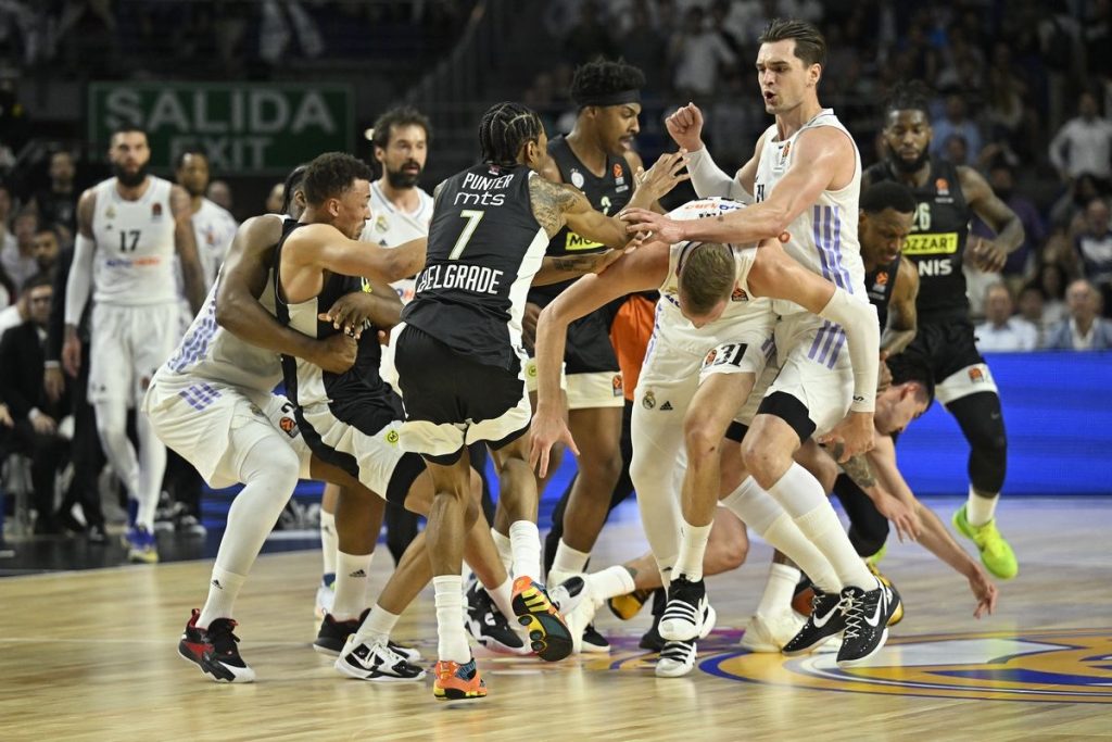 Euroleague: Ποινή πέντε αγωνιστικών στον Γ.Γιαμπουσέλε για το ξύλο στο Ρεάλ-Παρτιζάν
