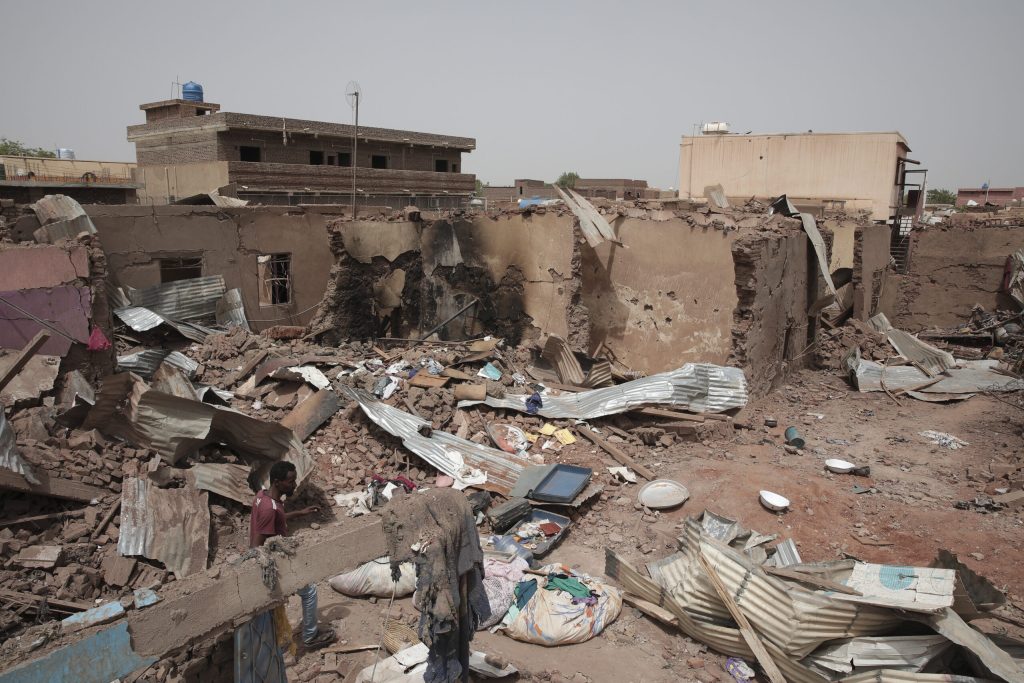 Σουδάν: Συνεχίζονται οι μάχες παρά την παράταση της εκεχειρίας – «Μοιράστηκαν όπλα» σε πολίτες