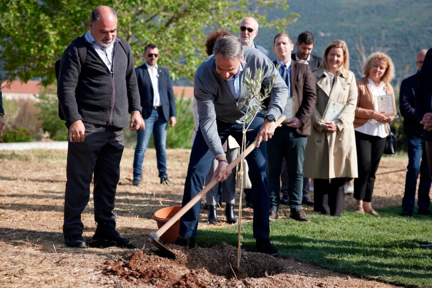 Κ.Μητσοτάκης από Φωκίδα: «Οι εξαγγελίες Τσίπρα κοστίζουν 70 δισ. – Θα ξανά οδηγήσει τη χώρα σε νέα μνημόνια»