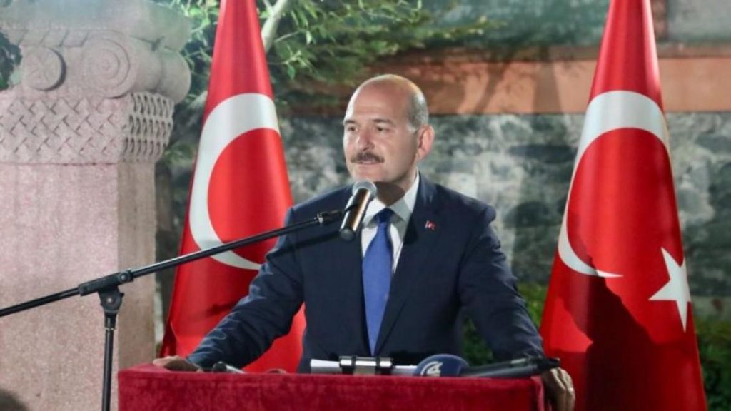 Σ.Σοϊλού: «Ο Μπάιντεν ετοιμάζει πολιτικό πραξικόπημα στην Τουρκία»
