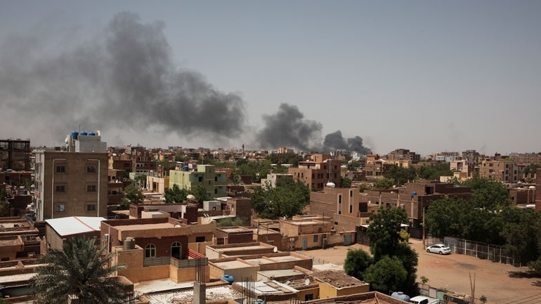 Η Βρετανία απομάκρυνε εσπευσμένα απο το Σουδάν σχεδόν 1.900 ανθρώπους