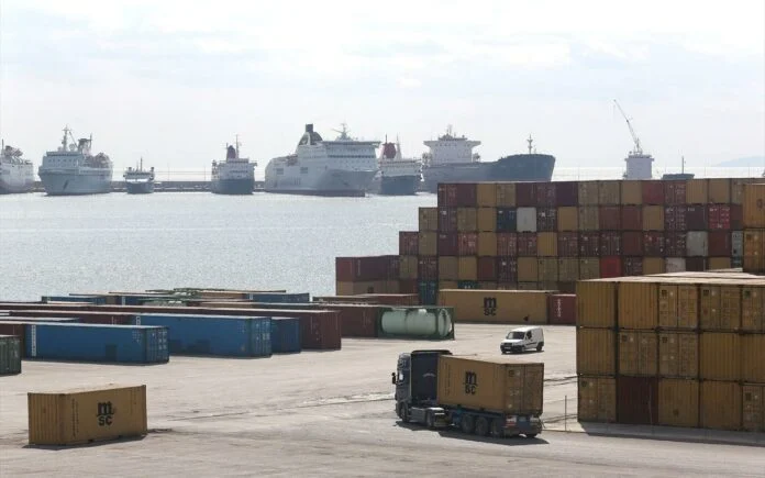 Στο χαμηλότερο σημείο από το 2010 το ισοζύγιο τρεχουσών συναλλαγών