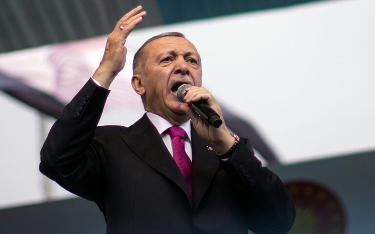 «Καμπανάκι» από Bild: «Κατάρρευση της Προσφυγικής Συμφωνίας αν χάσει ο Ερντογάν»