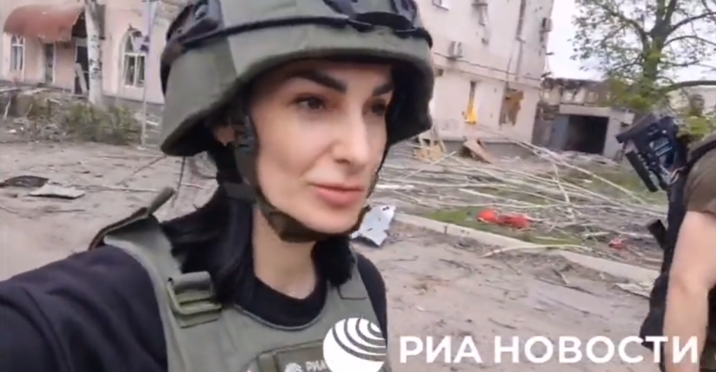 Ρεπόρτερ του Ria Novosti περπατούν με ασφάλεια μέσα στο απελευθερωμένο Μπάκχμουτ-Άρτεμοφσκ (βίντεο)