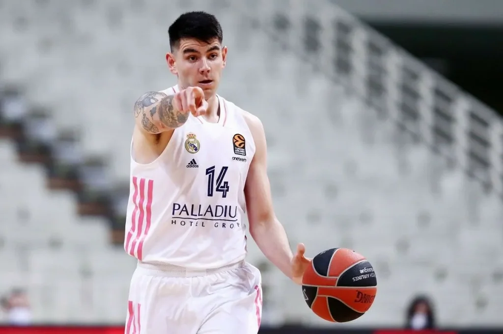 Παρτιζάν – Ρεάλ Μαδρίτης: Υβριστικό πανό για τον Γ.Ντέκ σε πεζογέφυρα του Βελιγραδίου