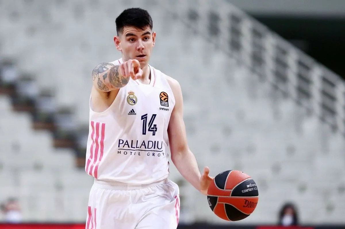 Παρτιζάν – Ρεάλ Μαδρίτης: Υβριστικό πανό για τον Γ.Ντέκ σε πεζογέφυρα του Βελιγραδίου