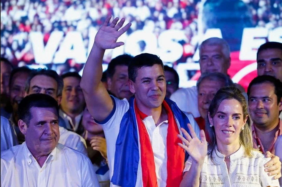 Παραγουάη: Ο υποψήφιος της δεξιάς Σαντιάγο Πένια εκλέχθηκε πρόεδρος