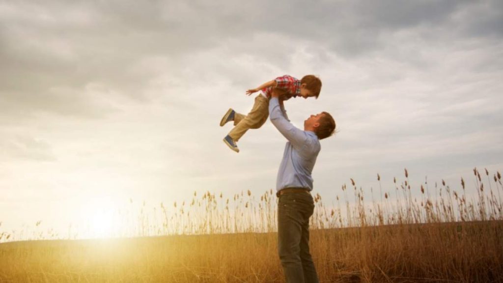 Έρευνα: Οι μπαμπάδες διαχειρίζονται καλύτερα τα ξεσπάσματα θυμού των παιδιών