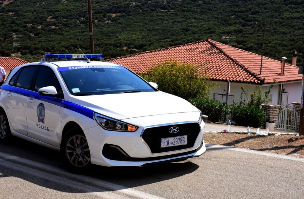 Καστοριά: Εμβόλισαν περιπολικό και τραυμάτισαν αστυνομικό – Επεισοδιακή σύλληψη για παράνομη μεταφορά μετανάστη