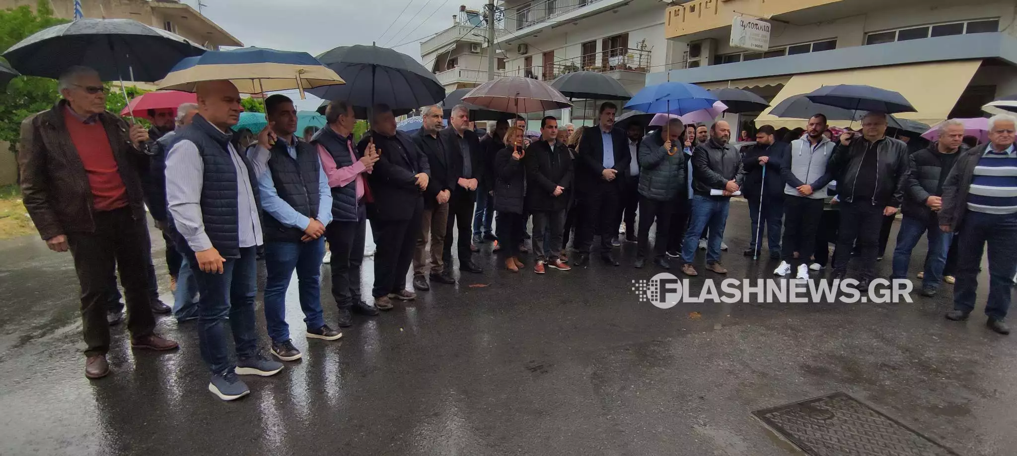 Χανιά: Με βροχή πραγματοποιήθηκαν οι συγκεντρώσεις για την Εργατική Πρωτομαγιά