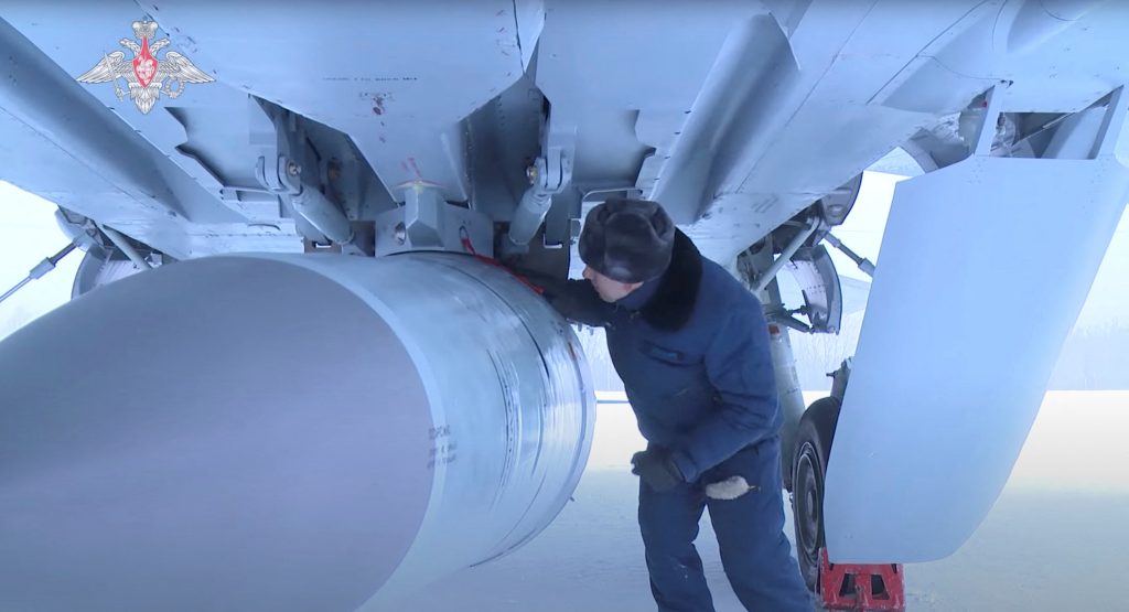 Σ.Σοϊγκού: «Να διπλασιαστεί η παραγωγή πυραύλων ακριβείας» – Για τα δυτικά αντιαεροπορικά και κέντρα διοίκησης στην Ουκρανία