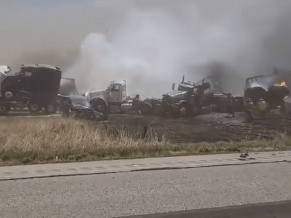 ΗΠΑ: Θανατηφόρα καραμπόλα με δεκάδες ΙΧ και φορτηγά από ανεμοθύελλα