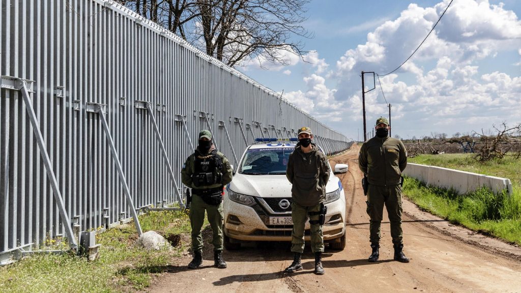 Η ΕΛ.ΑΣ μετέφερε 39 αλλοδαπούς μουσουλμάνους στην Ελλάδα μέσω Έβρου – Θα  προωθηθούν στην ενδοχώρα