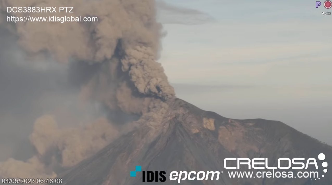 Εικόνες που συγκλονίζουν: «Ξύπνησε» το ηφαίστειο Φουέγκο στη Γουατεμάλα – «Πνίγεται» στη σκόνη και την τέφρα η περιοχή