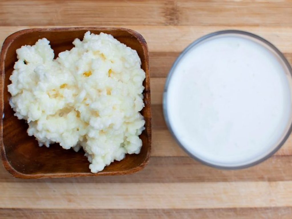 Κεφίρ: Τα οκτώ σημαντικά οφέλη του για την υγεία μας