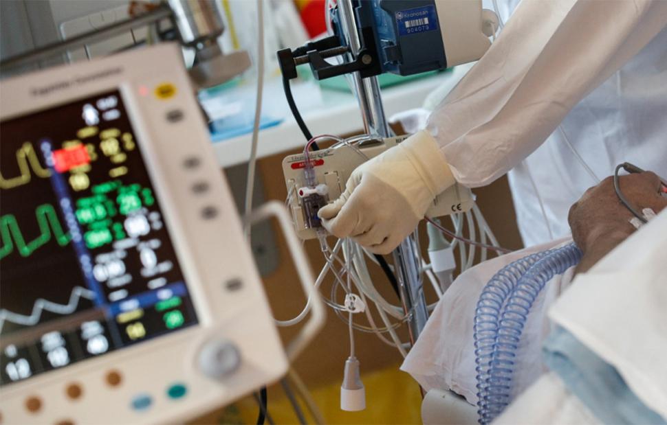 Ολλανδία: Νοσοκόμος ομολόγησε ότι σκότωσε 20 ασθενείς με κορωνοϊό για να μην «υποφέρουν»
