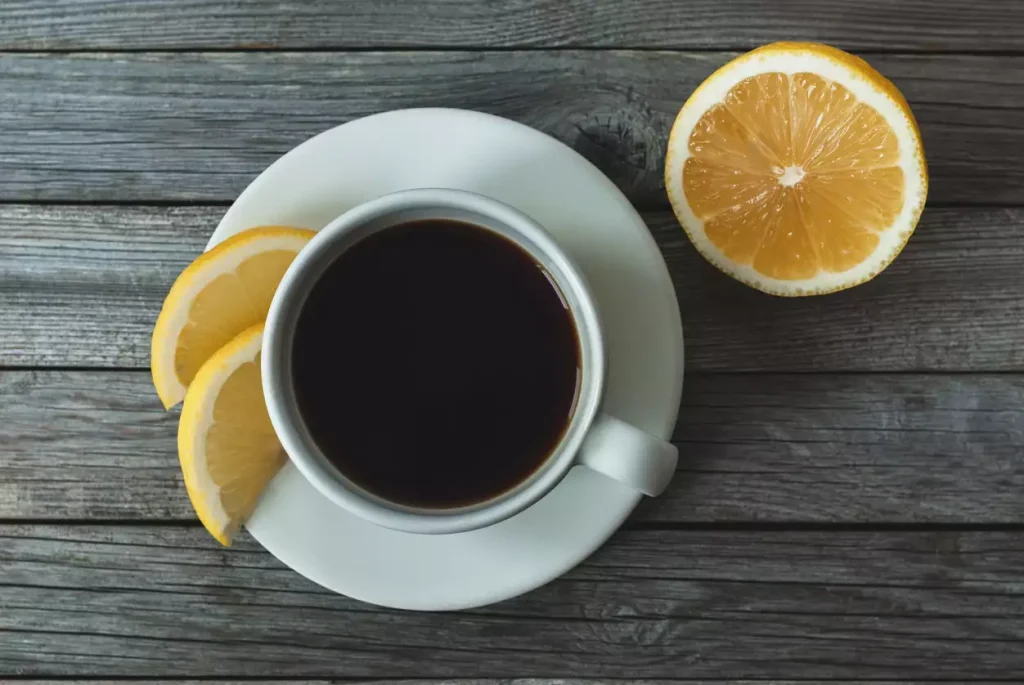 Καφές με λεμόνι: Βοηθάει τελικά στο αδυνάτισμα;