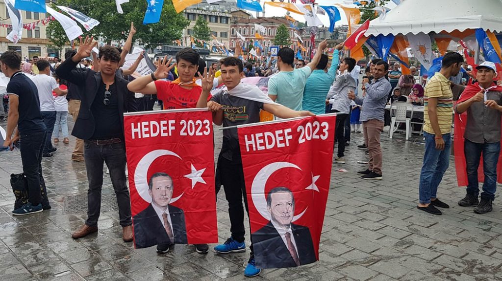 Στα «κάγκελα» οι Τούρκοι με τον Economist – Μιλούν για «αντι-Ερντογανική ρητορική και παρέμβαση»