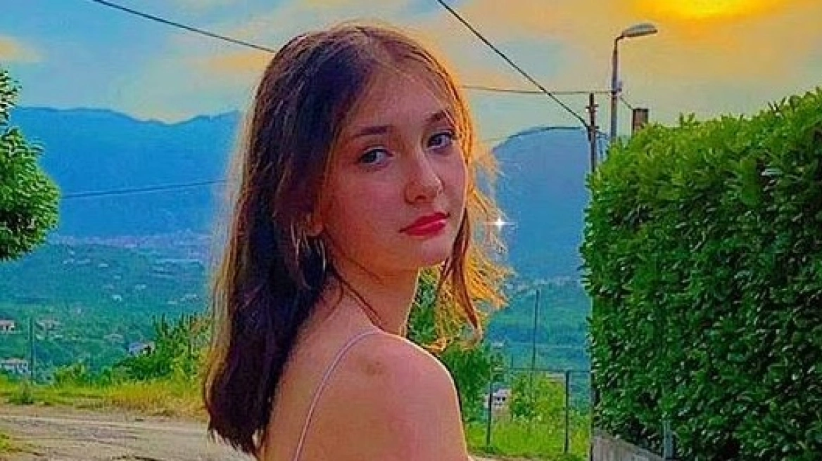 Ιταλία: 16χρονη βρήκε τραγικό θάνατο όταν έπεσε στην μπανιέρα το κινητό που φόρτιζε