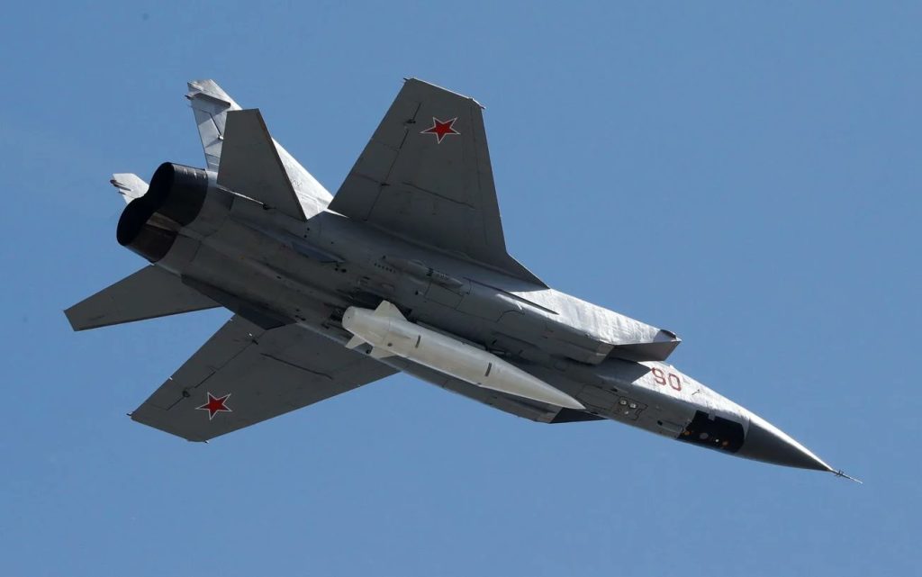 Το Κίεβο ισχυρίζεται ότι κατέρριψε τον πολυηχητικό ρωσικό πύραυλο των 10 mach  “Kinzhal” με βλήμα PAC-3 Patriot!