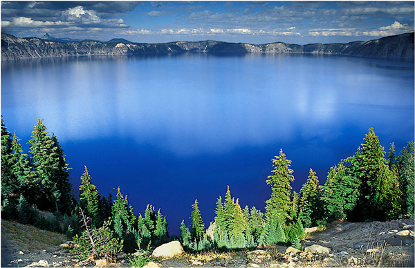 «Μαγικές» εικόνες από την καθαρότερη λίμνη στον κόσμο (φωτο)
