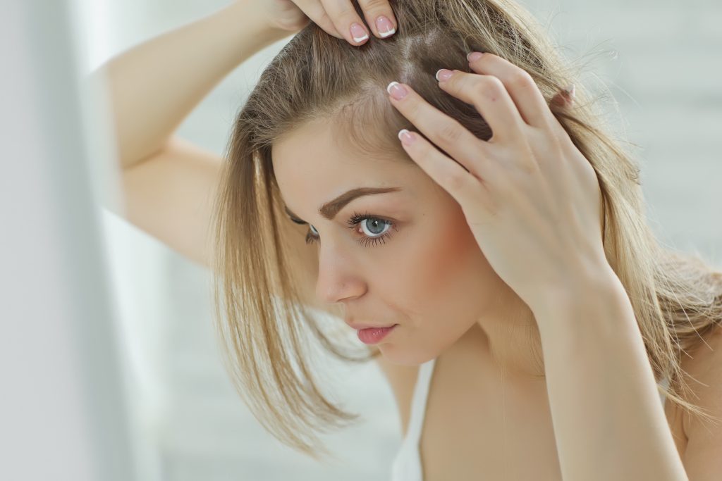 Χάνεις πολλά μαλλιά; – Να τι λείπει από το οργανισμό σου