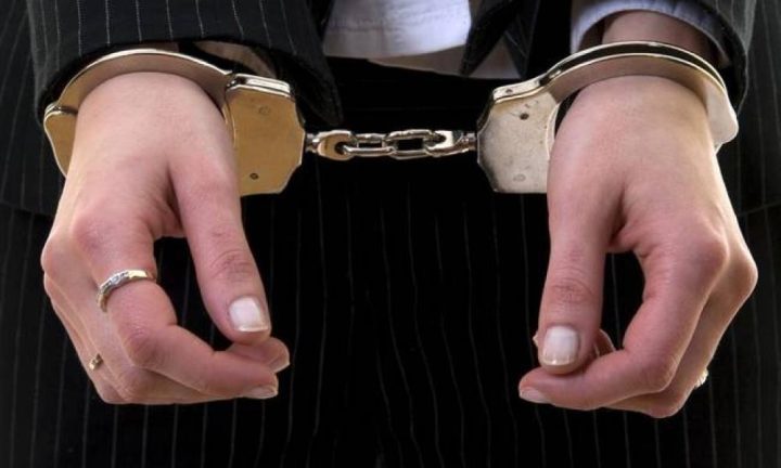 Θεσσαλονίκη: Χειροπέδες σε 51χρονη που είχε καταδικαστεί για συμμορία και απάτη