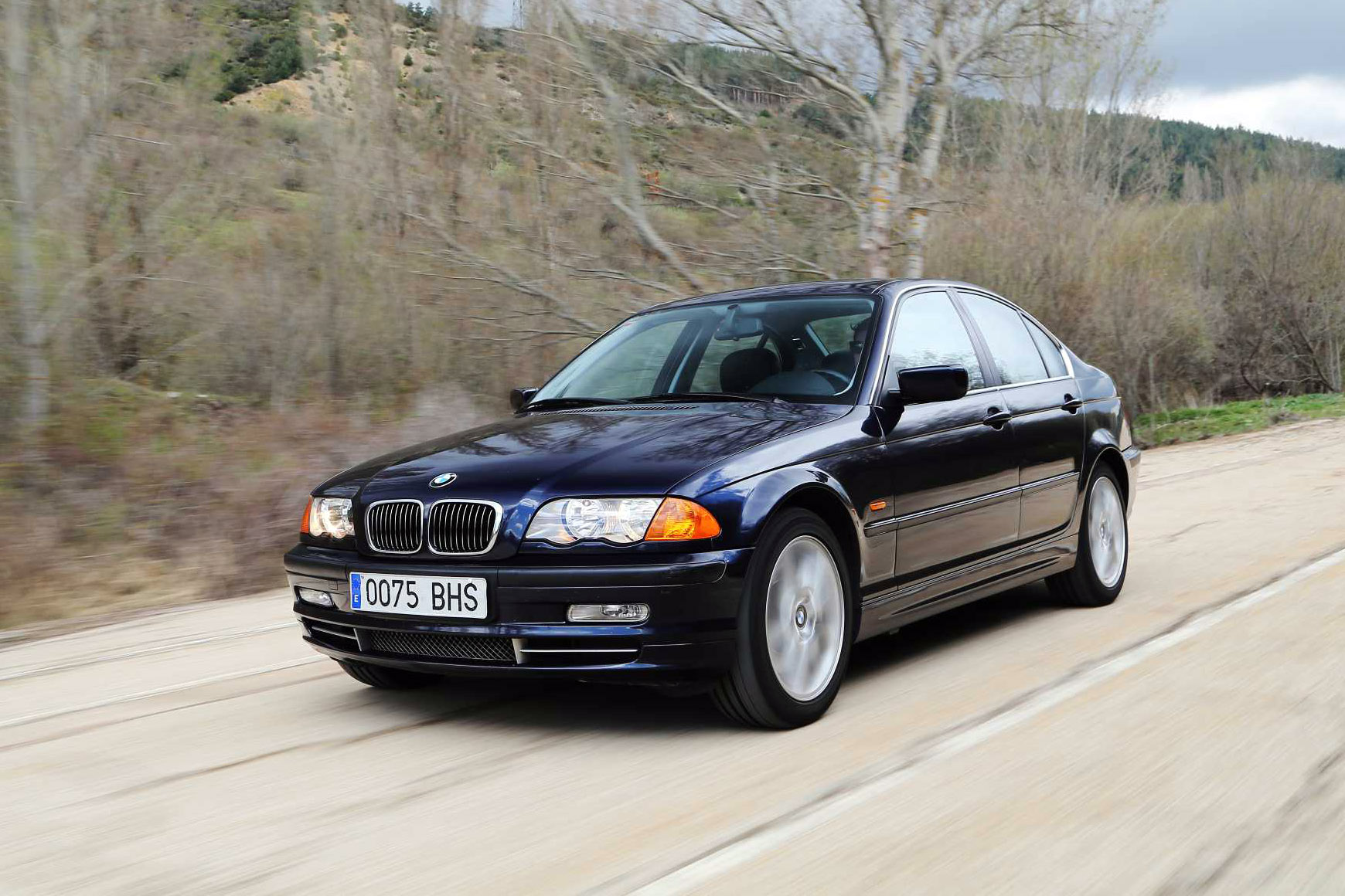 Η BMW ζητά από 90.000 πελάτες της να «παρκάρουν»… τα αυτοκίνητά τους