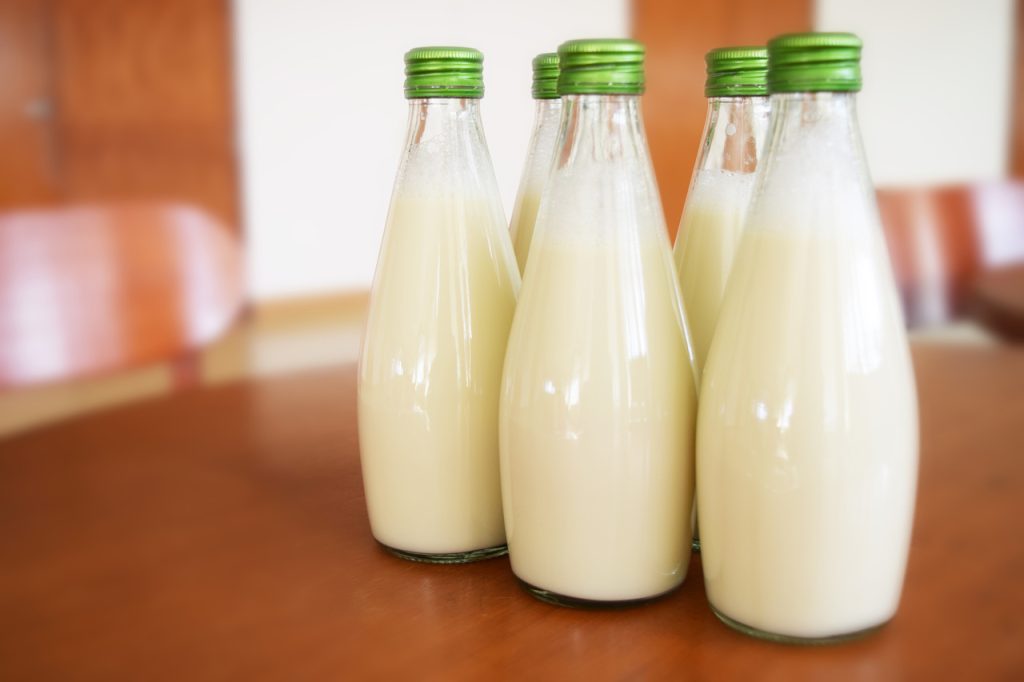 «Έρχονται» νέες ανατιμήσεις στα γαλακτοκομικά προϊόντα: Στα ύψη γάλα και γιαούρτι – «Οι τιμές μας έχουν γονατίσει»