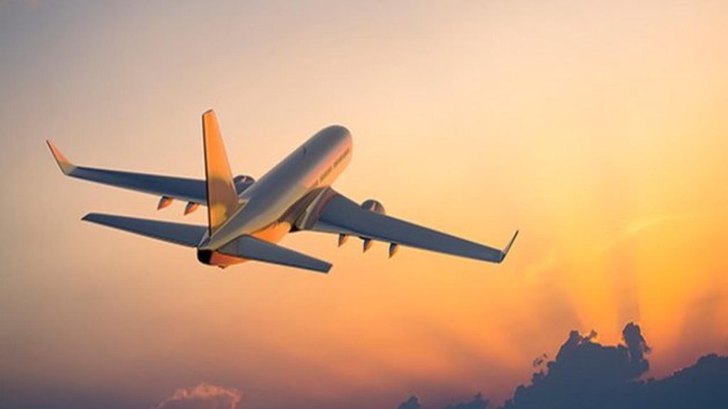 FT: Αυξήσεις «φωτιά» στα αεροπορικά εισιτήρια σε όλο τον κόσμο