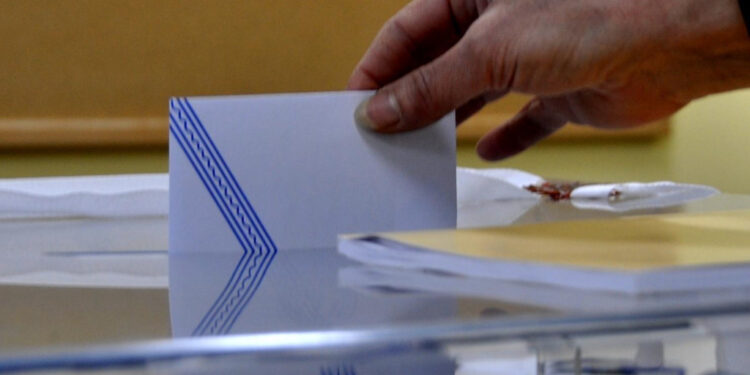 Πήραν «φωτιά» τα τυπογραφεία: Ξεκίνησε η εκτύπωση των ψηφοδελτίων για τις εκλογές (φωτό)