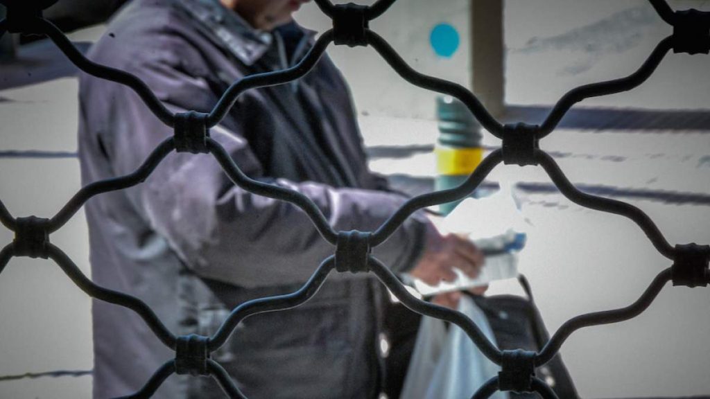 Θλιβερό: Κινδυνεύουν από την φτώχεια μια στις τρεις οικογένειες στην Ελλάδα σύμφωνα με την ΕΛΣΤΑΤ